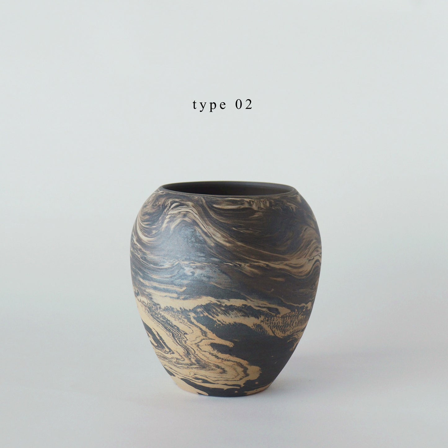 flower vase - black
