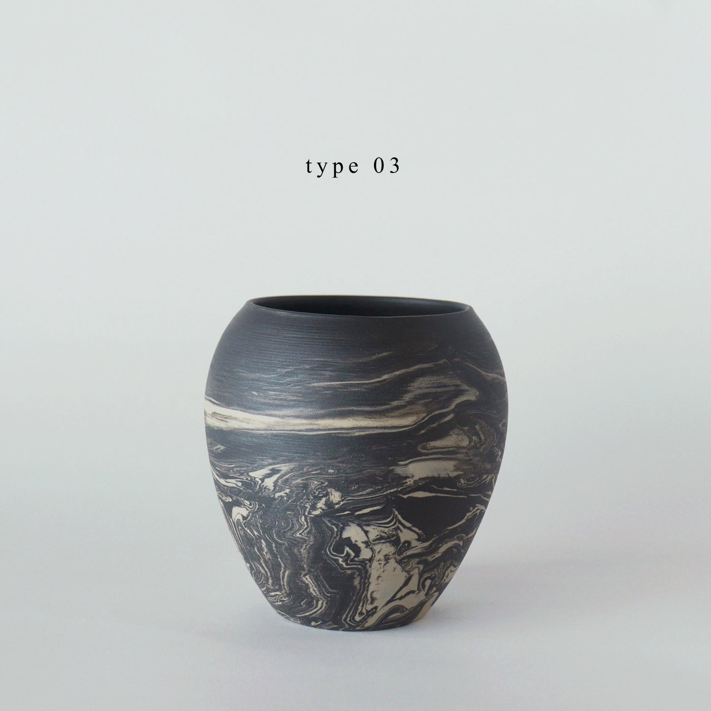 flower vase - black