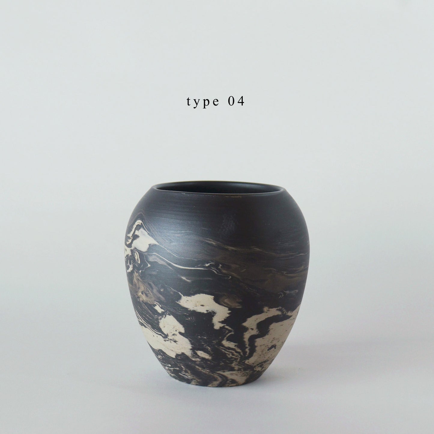 flower vase - black