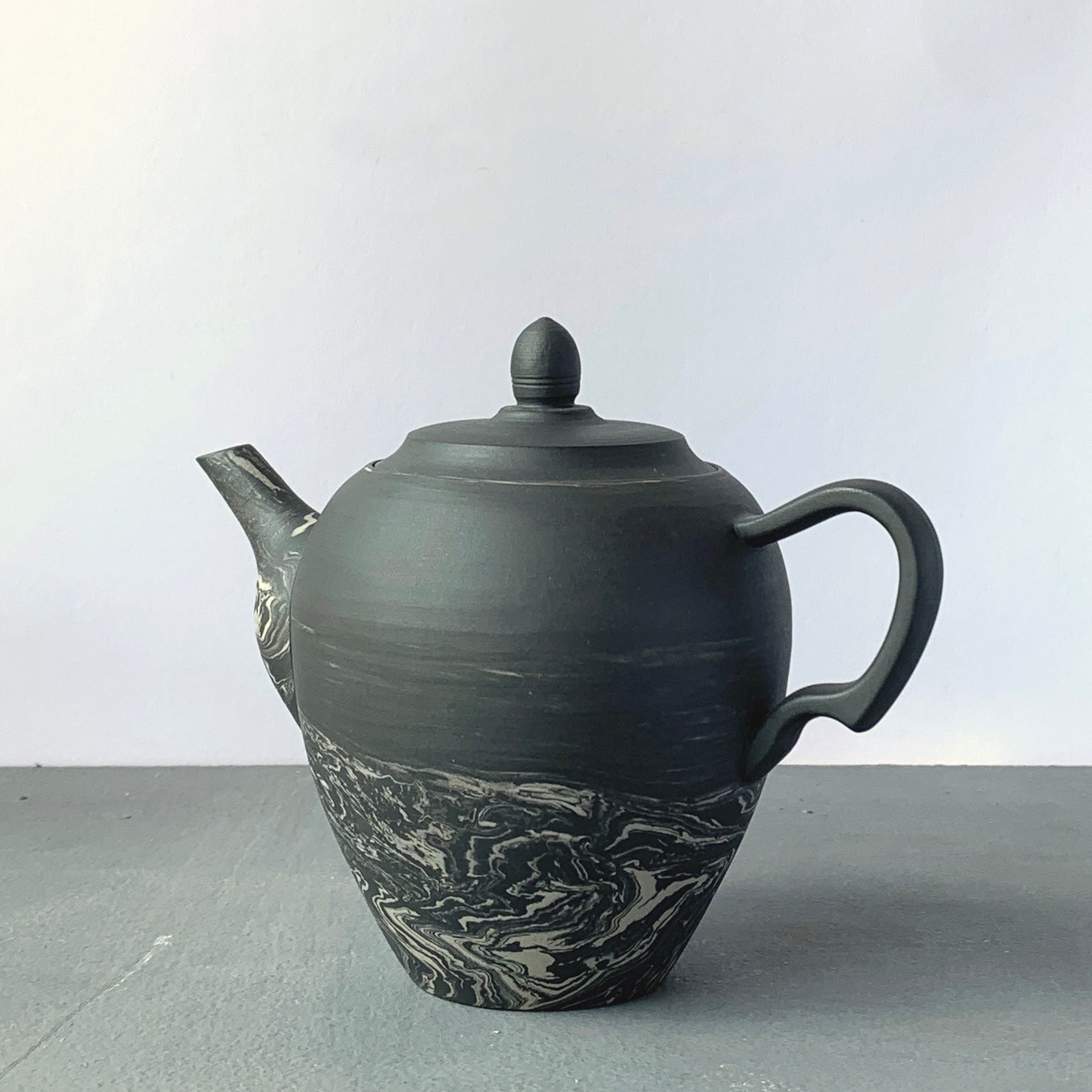 tea pot - black B