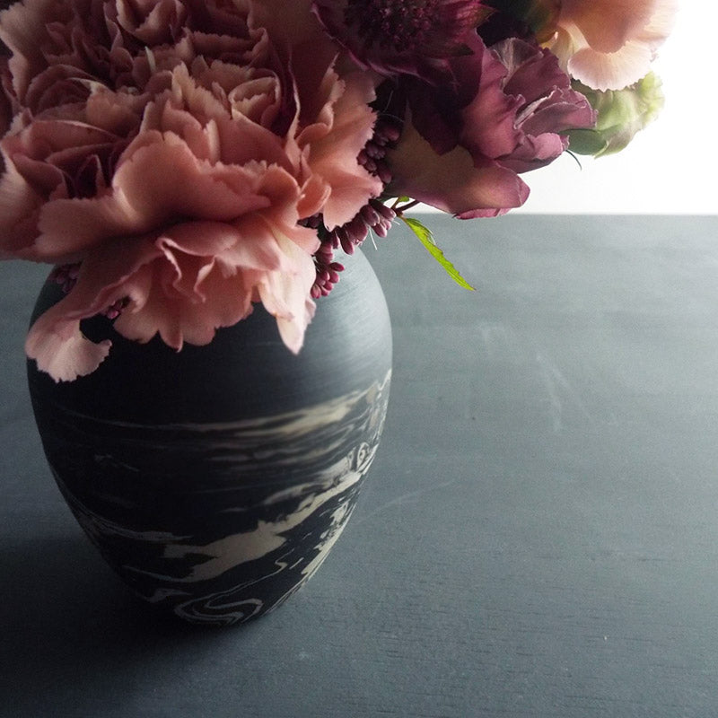 flower vase - black